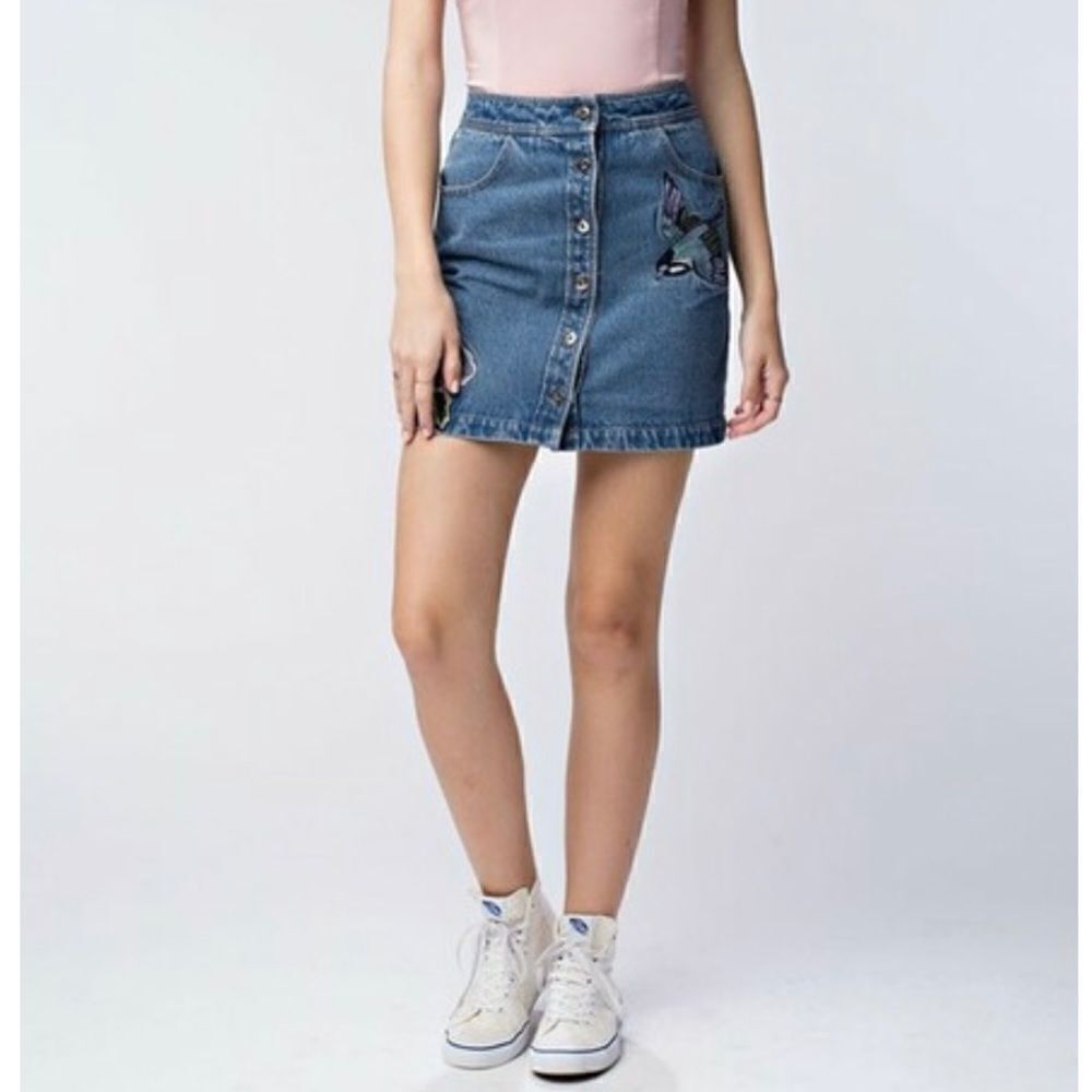 ð
ºEMBROIDERED Denim Mini Skirt - Picture 2 of 13